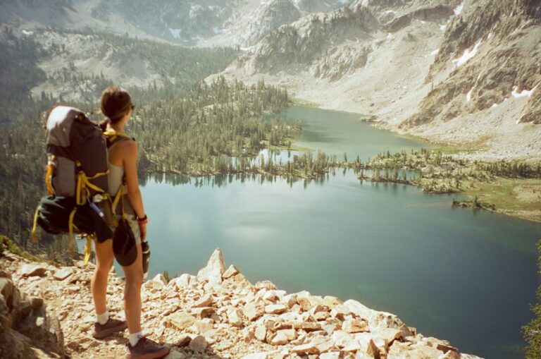 How to Choose the Best Hiking Gear for Beginners